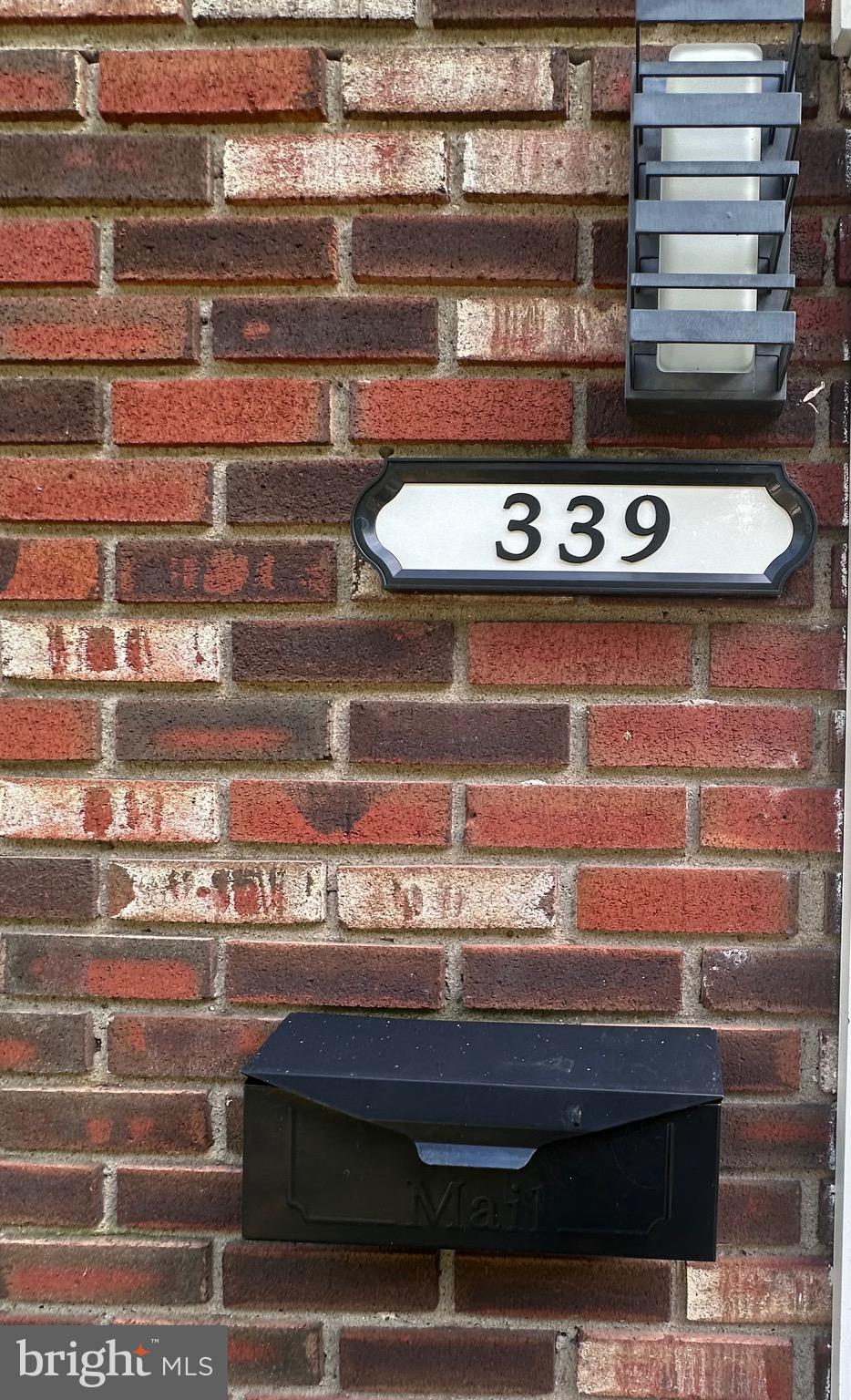 339 N MOUNT VERNON CIRCLE