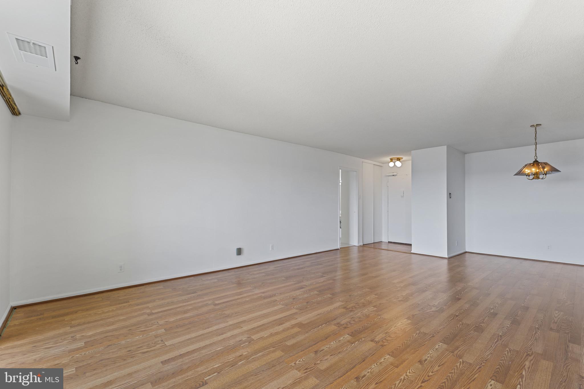 WATERGATE AT LANDMARK - Residential