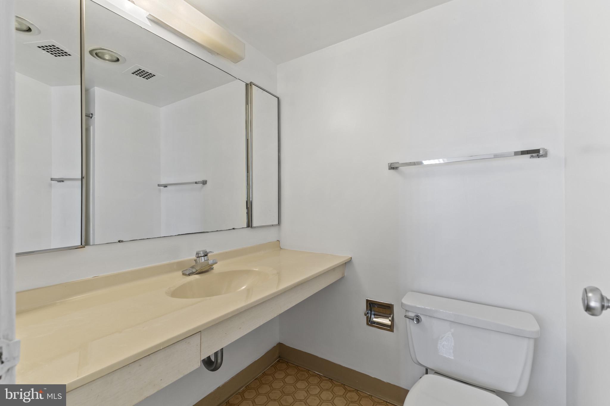 WATERGATE AT LANDMARK - Residential