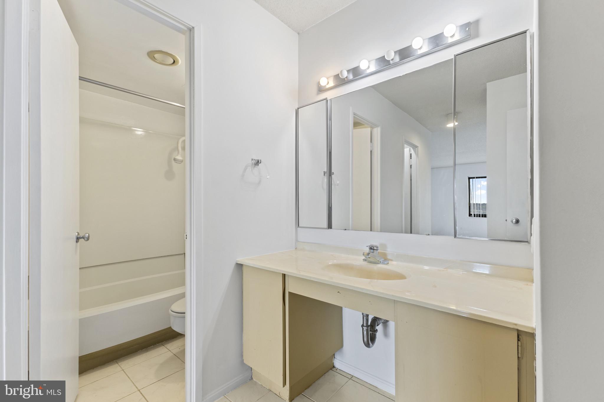 WATERGATE AT LANDMARK - Residential