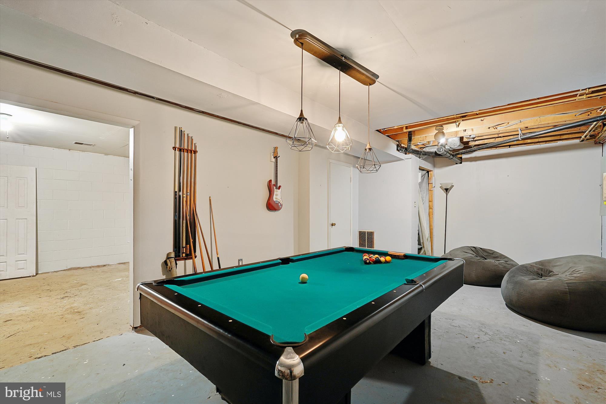 CRESCENT HILLS ESTATES - Residential