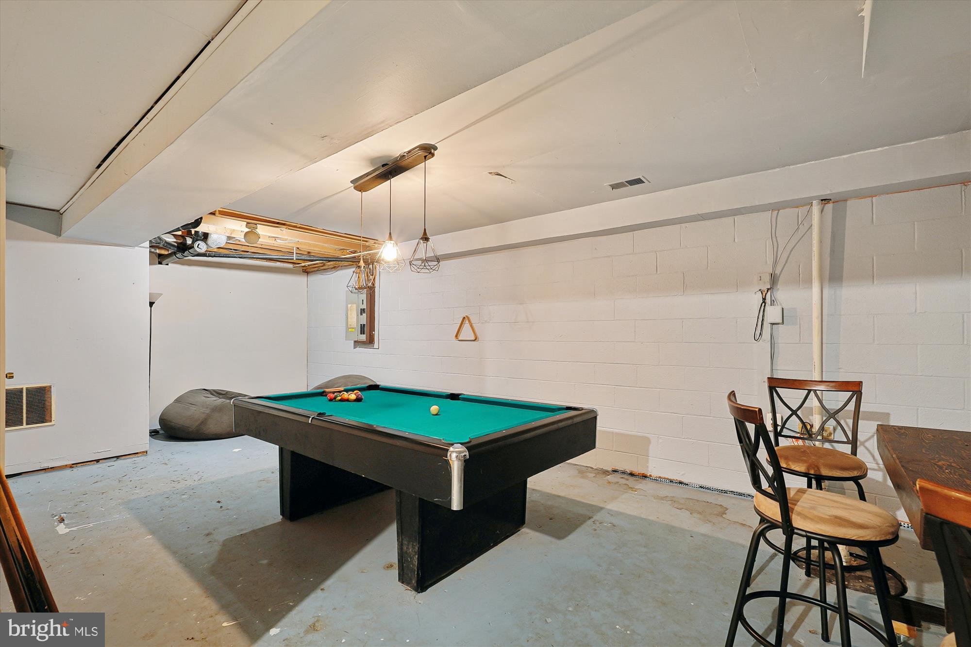 CRESCENT HILLS ESTATES - Residential