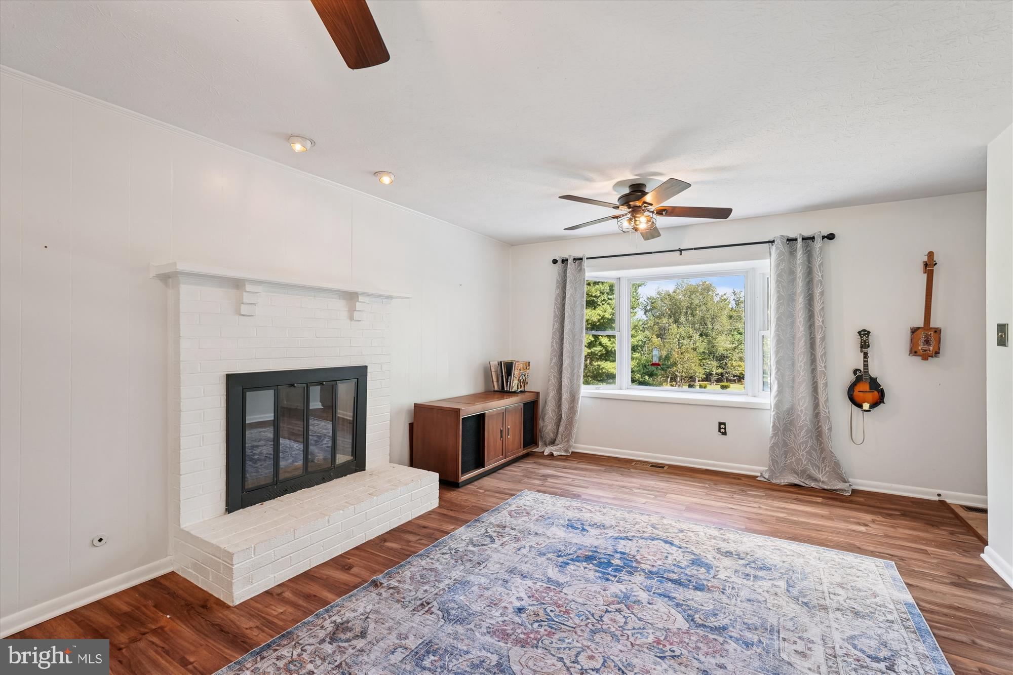 CRESCENT HILLS ESTATES - Residential