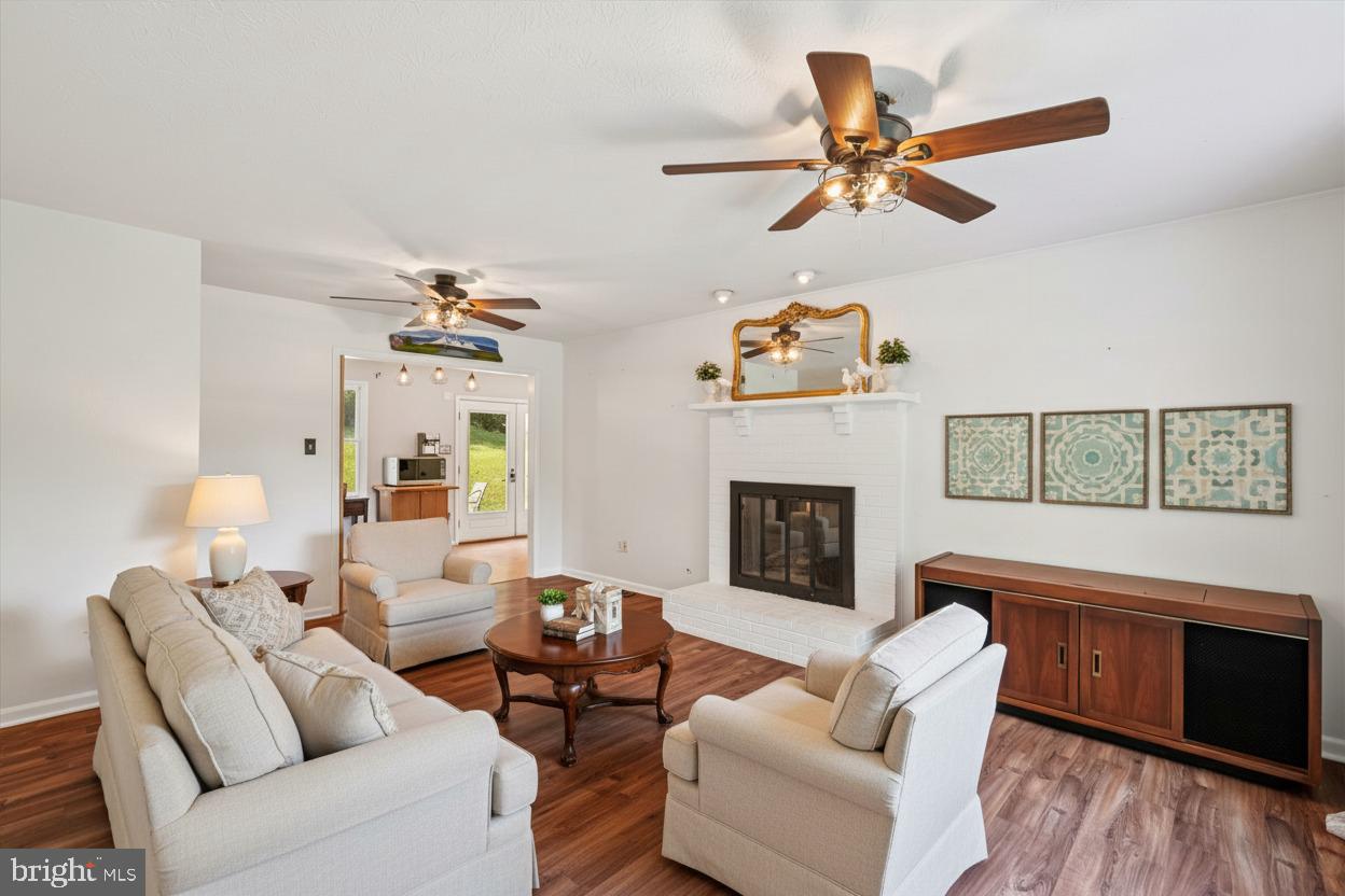 CRESCENT HILLS ESTATES - Residential