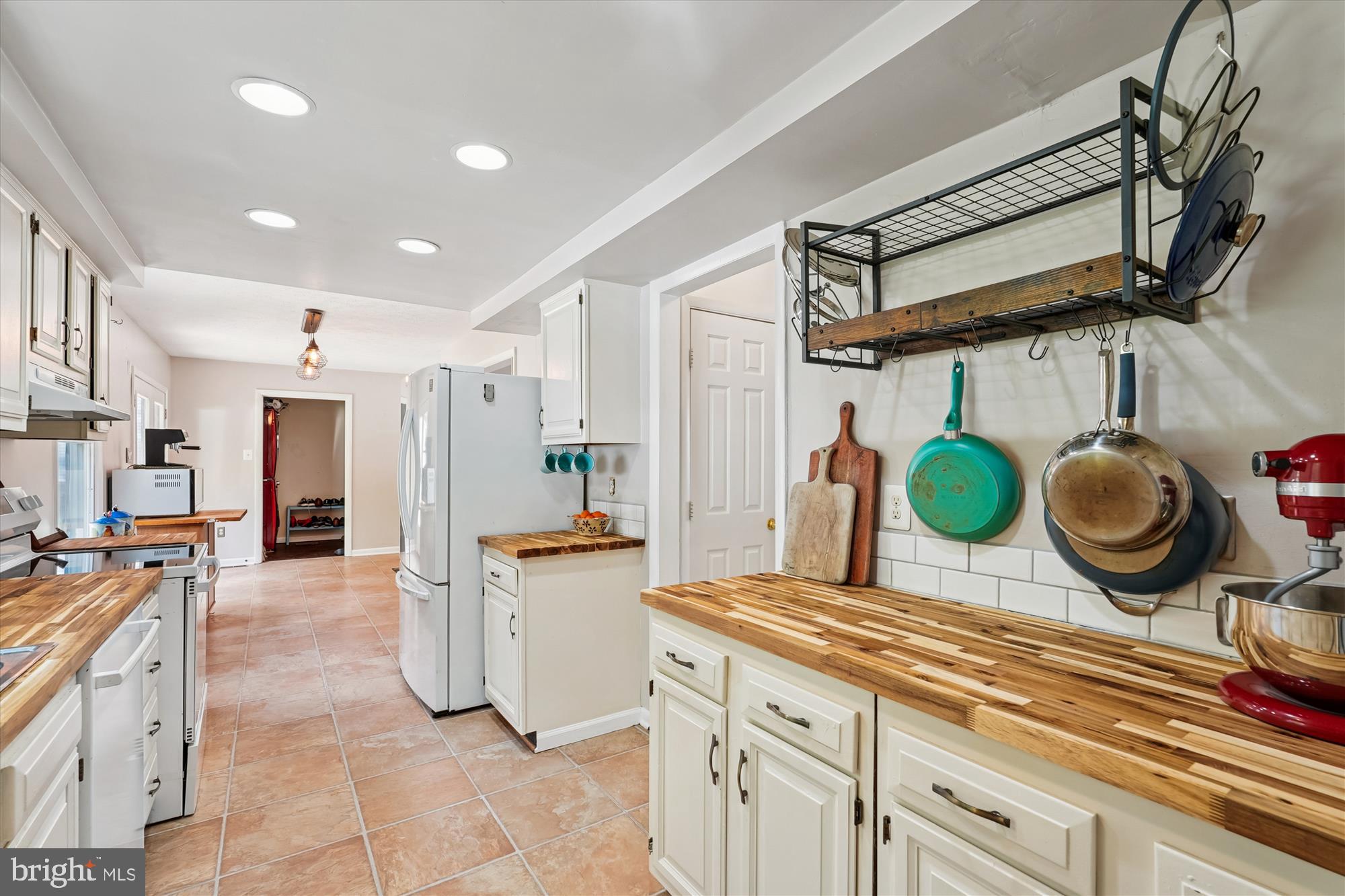 CRESCENT HILLS ESTATES - Residential