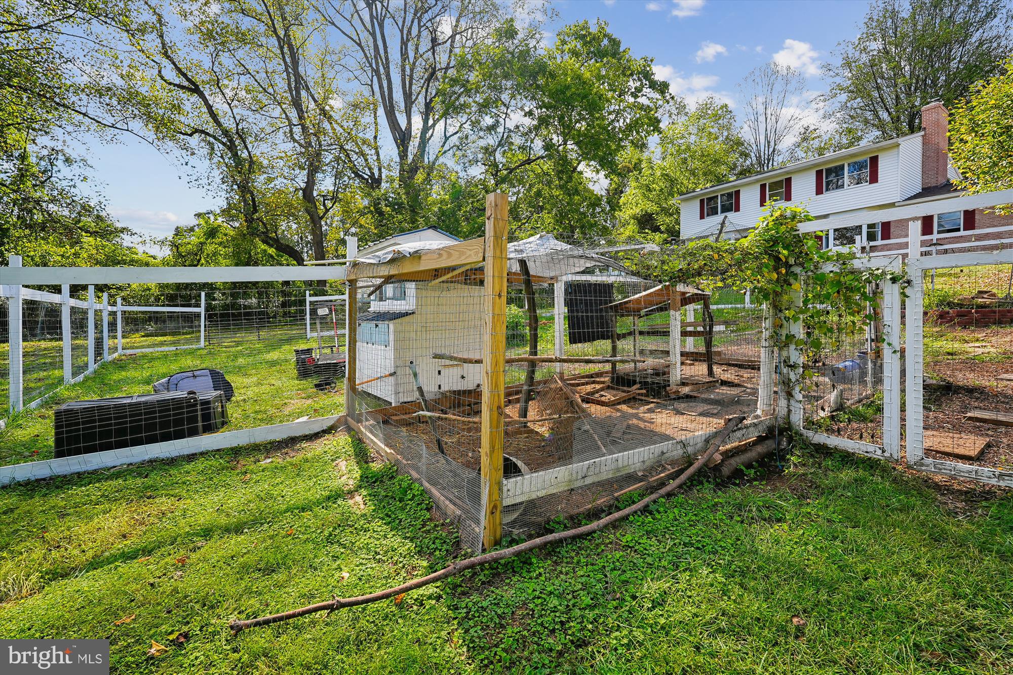 CRESCENT HILLS ESTATES - Residential