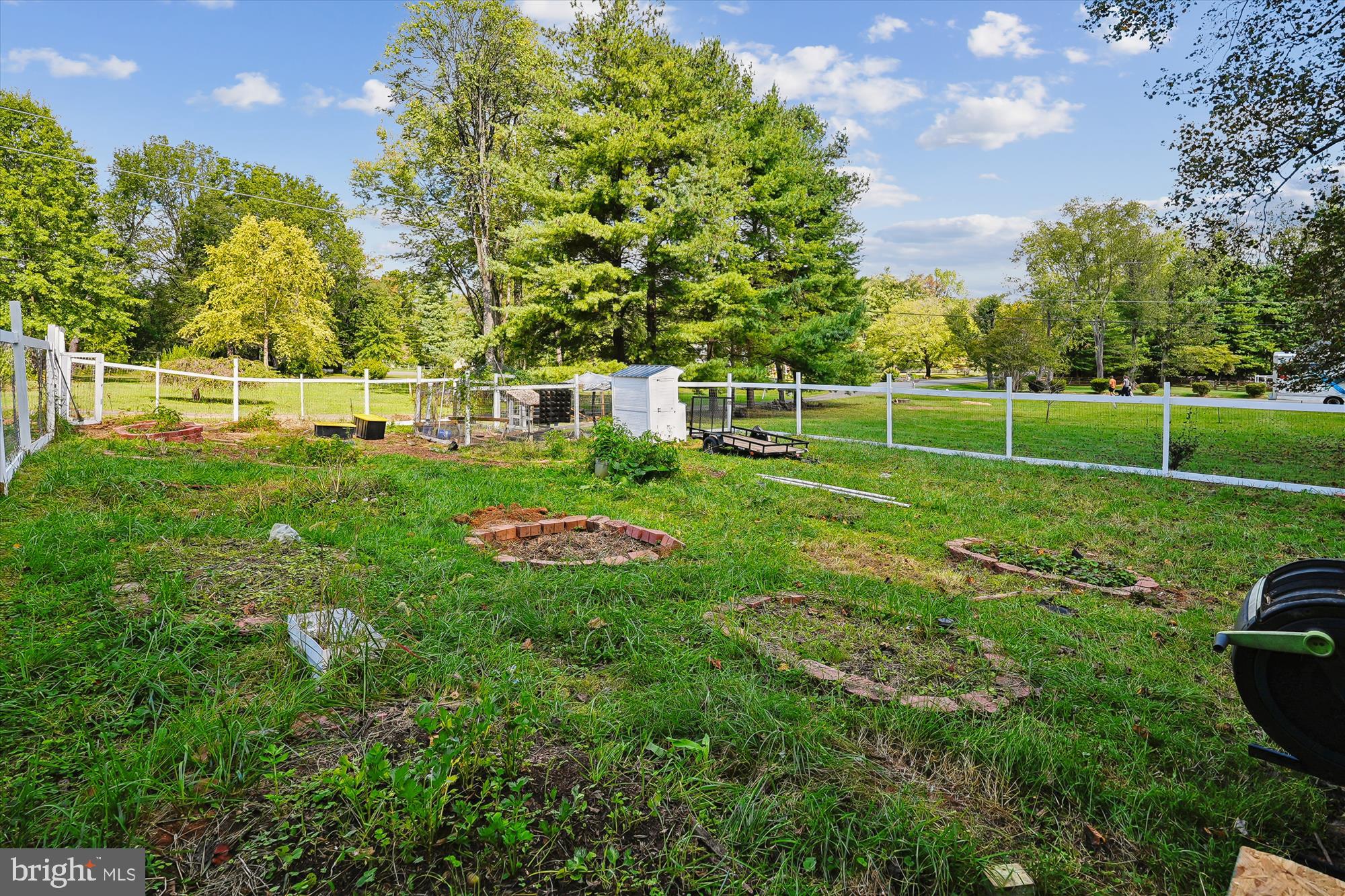 CRESCENT HILLS ESTATES - Residential