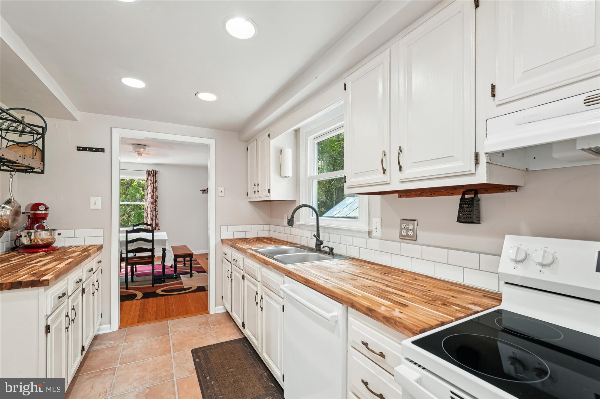 CRESCENT HILLS ESTATES - Residential