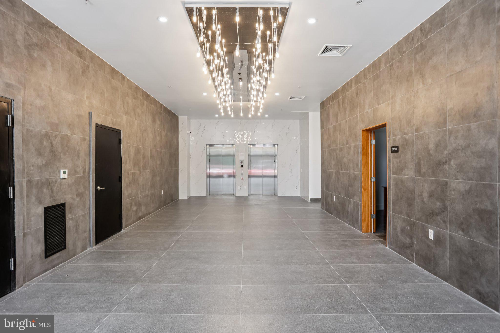 CENTER CITY - Residential Lease