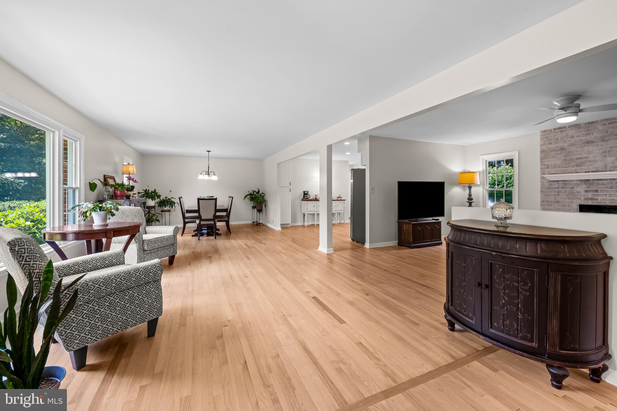 2406 CHATAU COURT