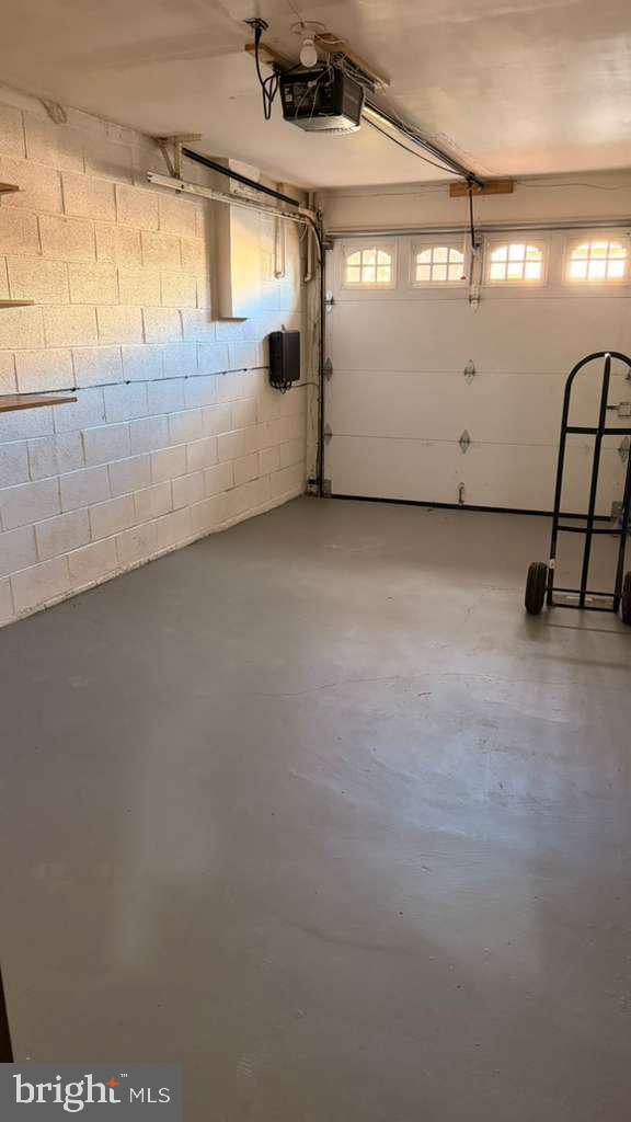 PHILADELPHIA (NORTHEAST) - Residential