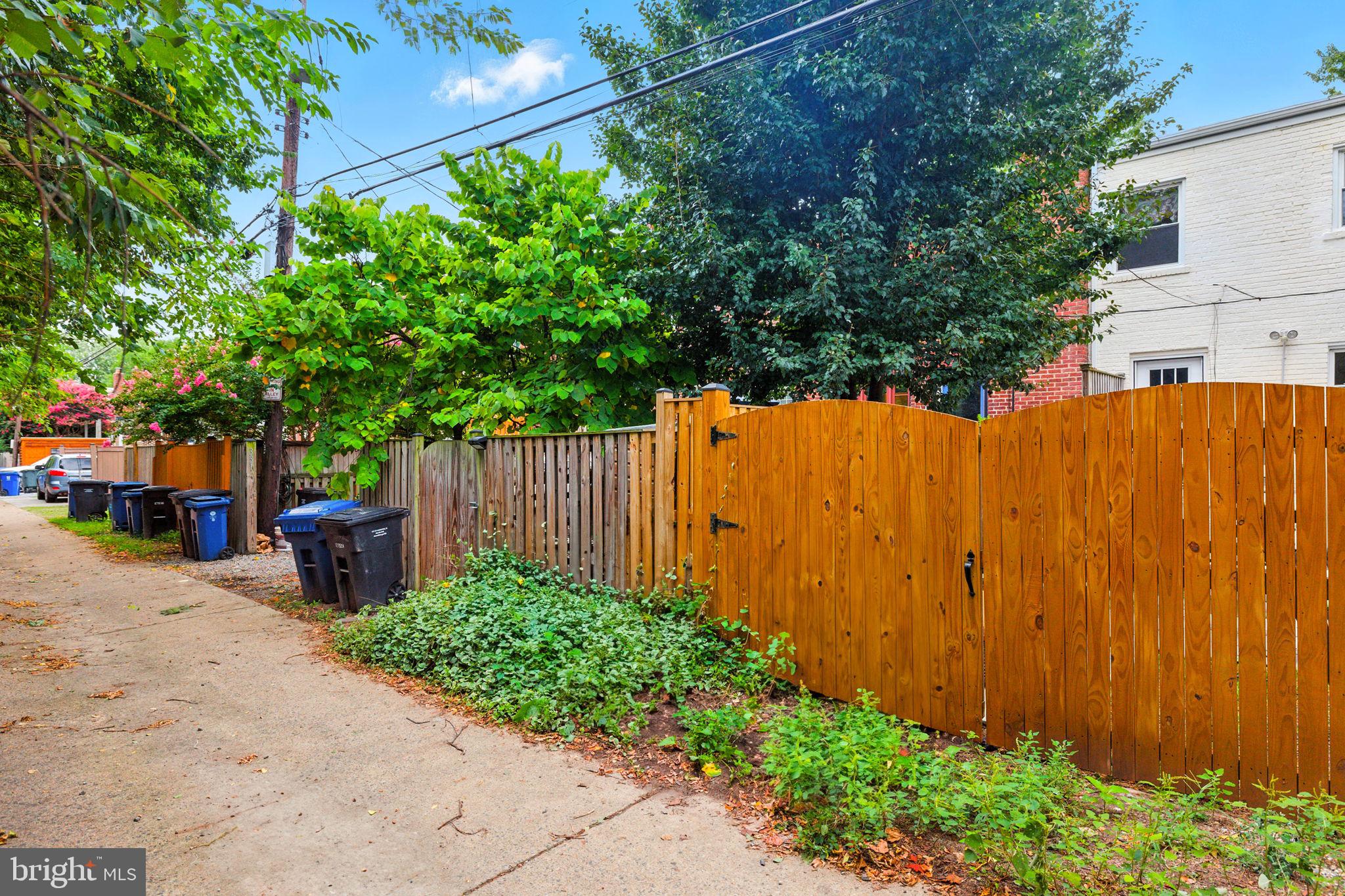 ROSEMONT - Residential