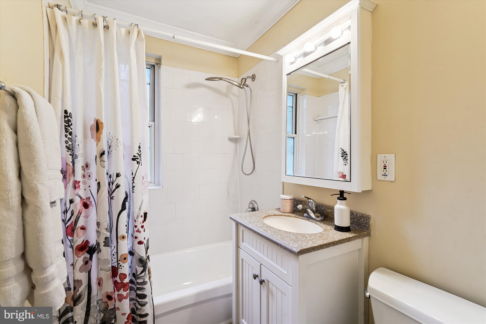 ARLINGTON OAKS - Residential