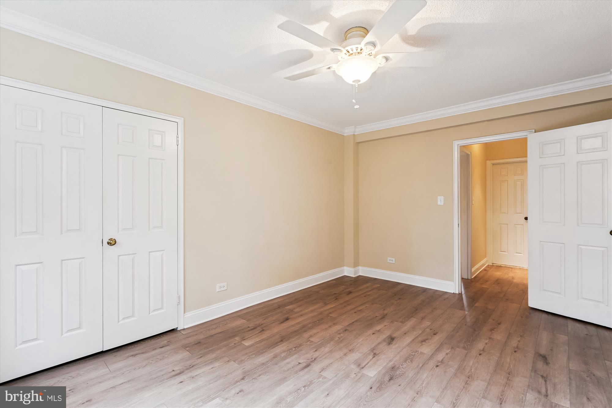 ARLINGTON OAKS - Residential