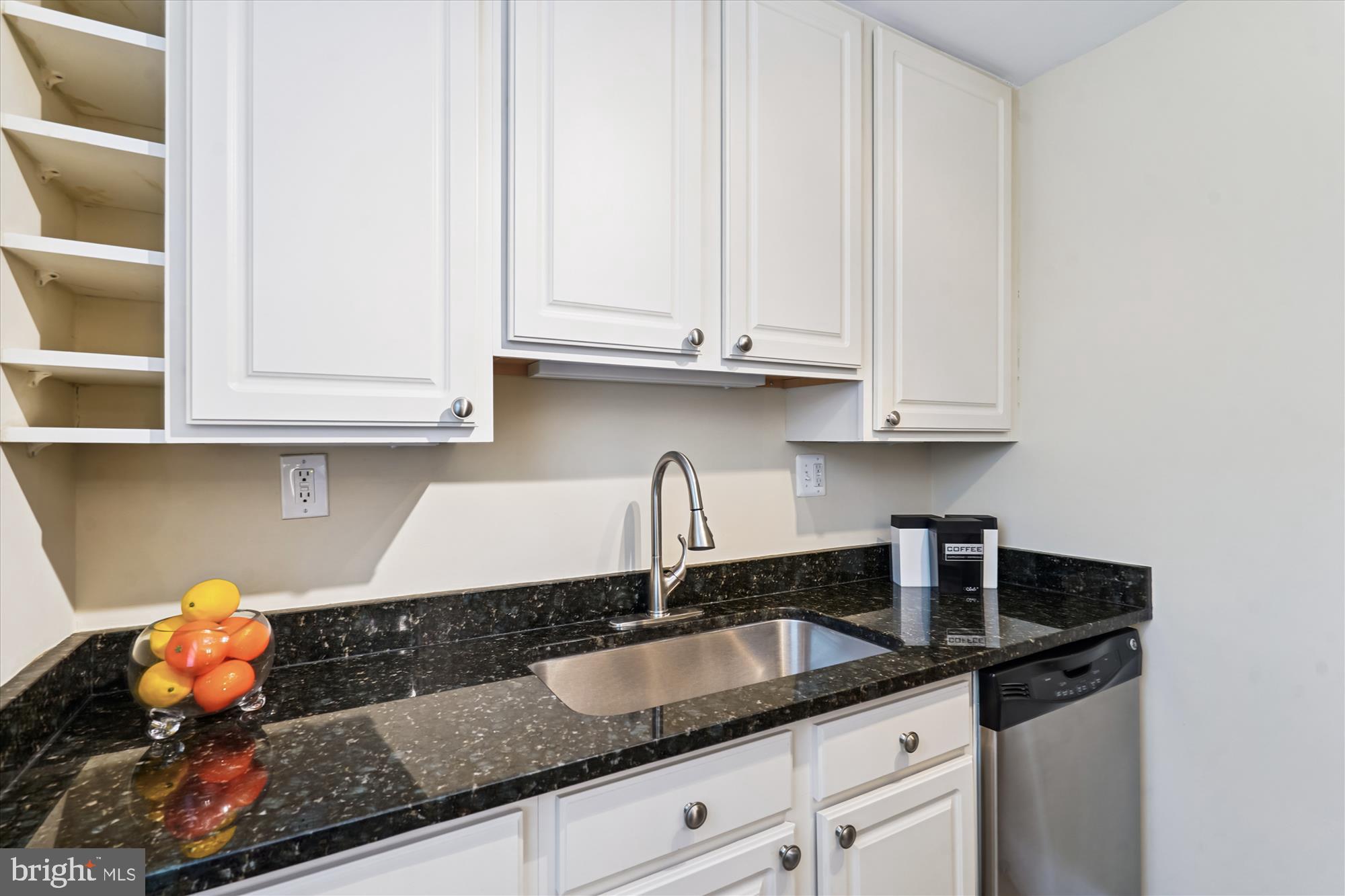 ARLINGTON OAKS - Residential