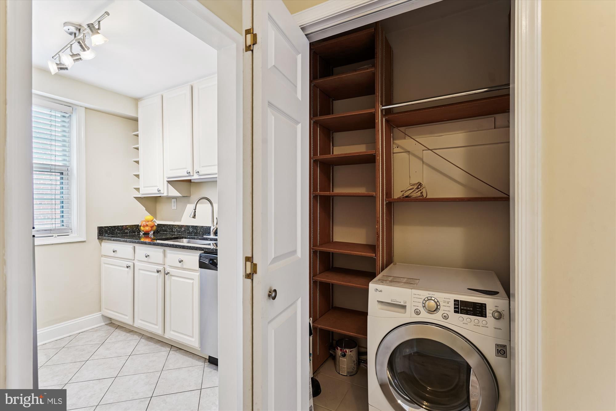 ARLINGTON OAKS - Residential