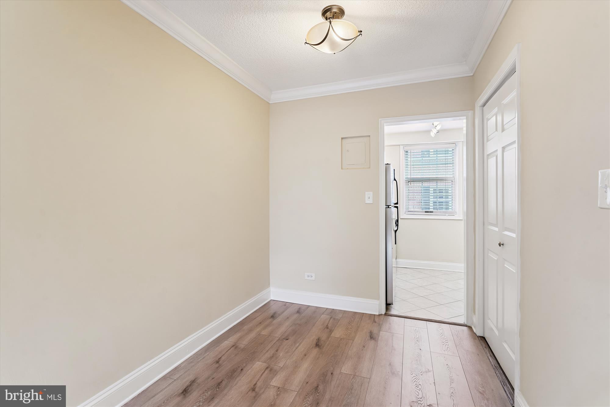 ARLINGTON OAKS - Residential