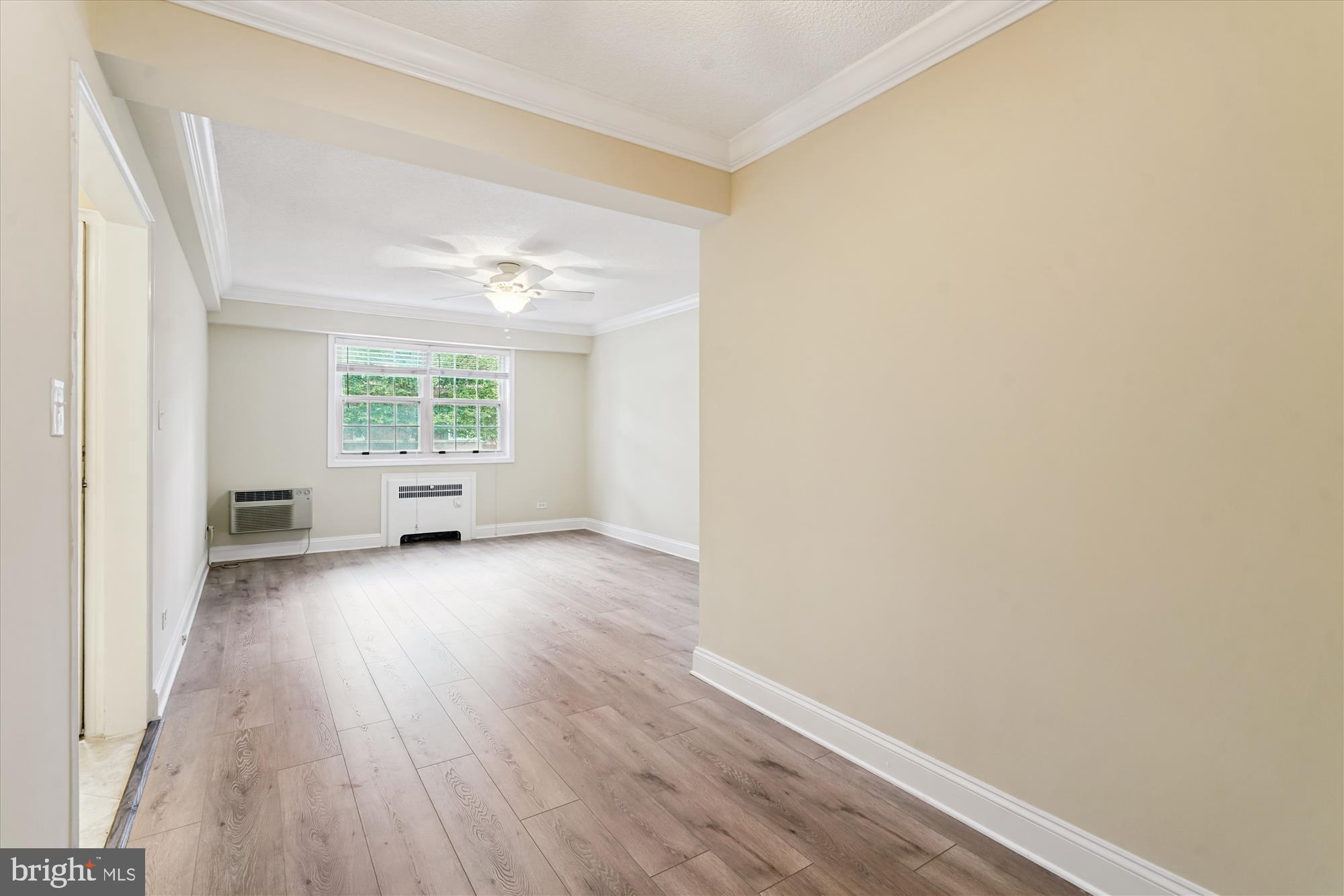 ARLINGTON OAKS - Residential