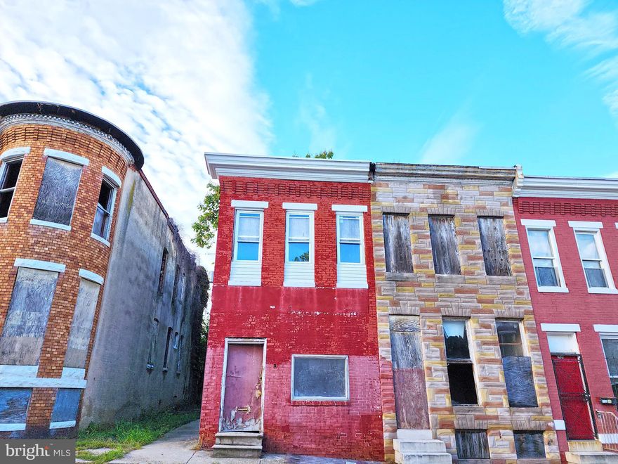 ONLINE AUCTION: Bidding begins 7/11 @ 10:00 AM. Bidding ends 7/13 @ 12:10 PM. List Price is Suggested Opening Bid. Deposit: $5,000. 

2 Story End-Unit Townhouse located in the Shipley Hill area. JUST MINUTES to Westside Shopping Center & Gwynns Falls Trail. Easy access to major traffic artery W Baltimore St. Property is in need of total renovations.