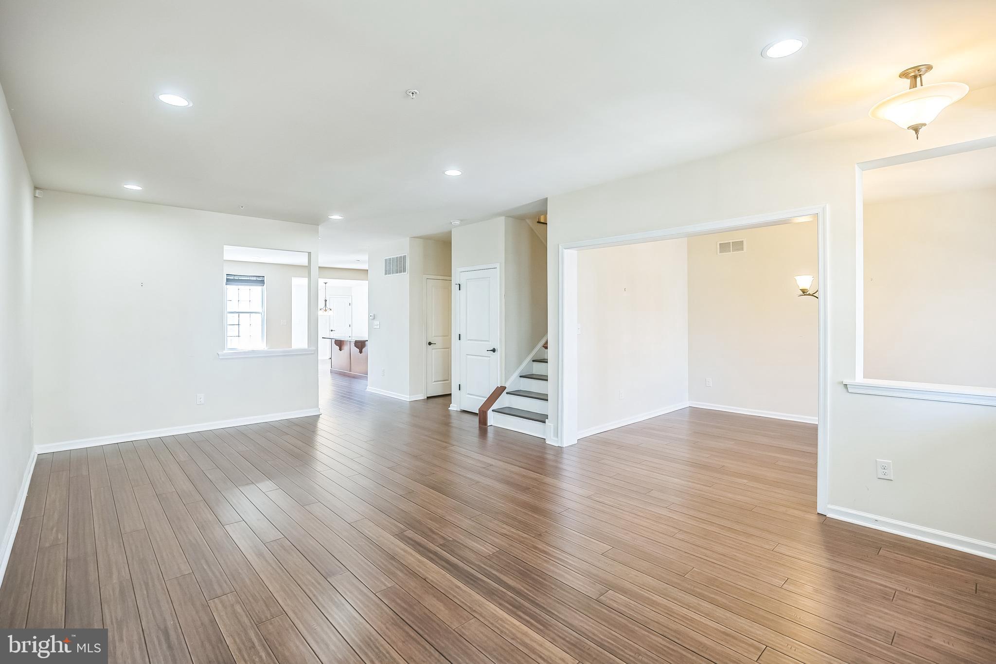 SPRING OAK - Residential