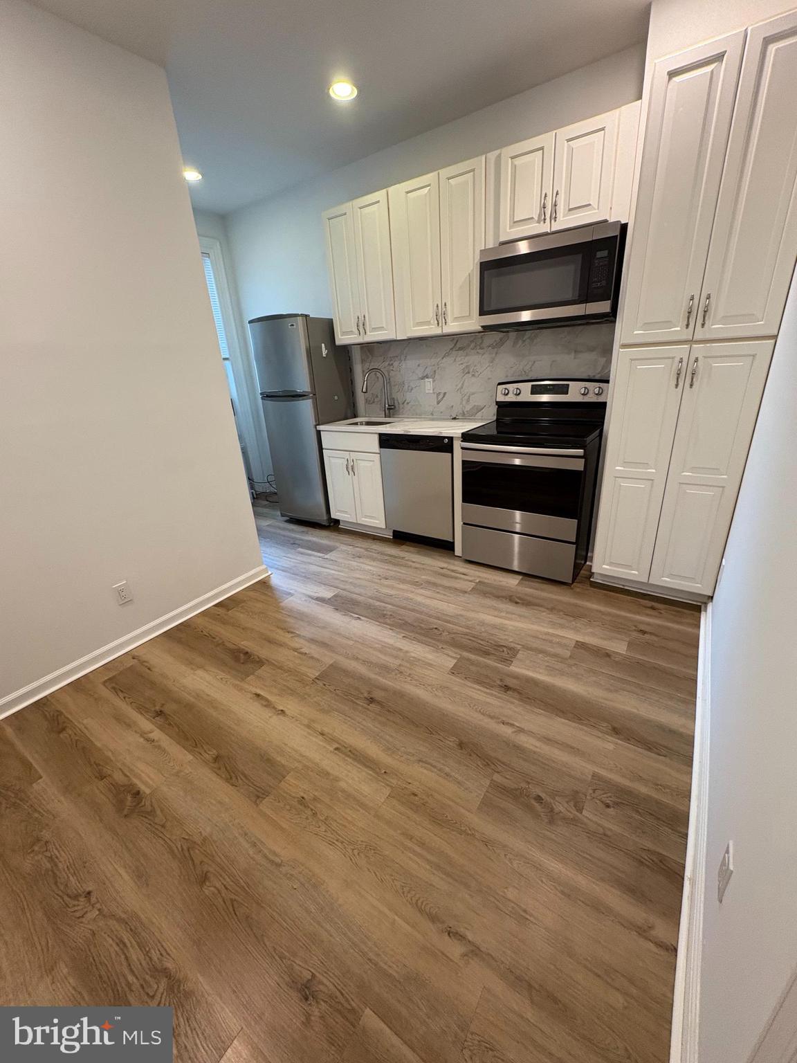 FAIRMOUNT - Residential Lease