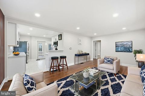 6436 MAPLEWOOD DRIVE FALLS CHURCH VA 22041