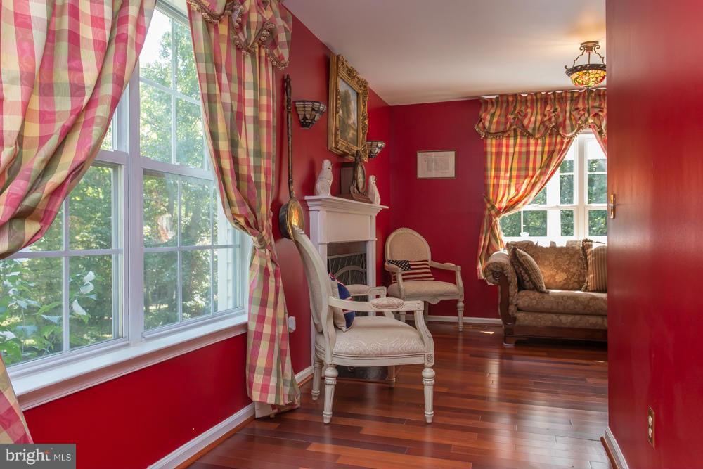 SIX LAKES WEST - Residential