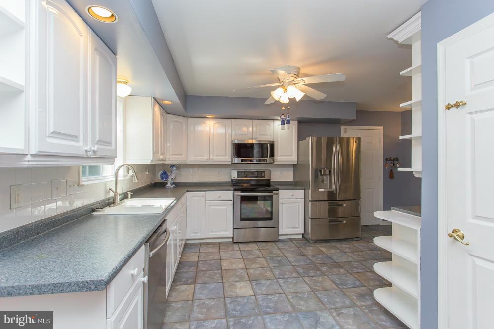 SIX LAKES WEST - Residential