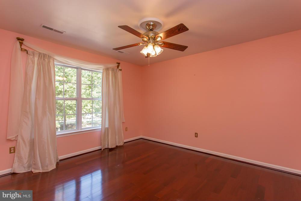 SIX LAKES WEST - Residential