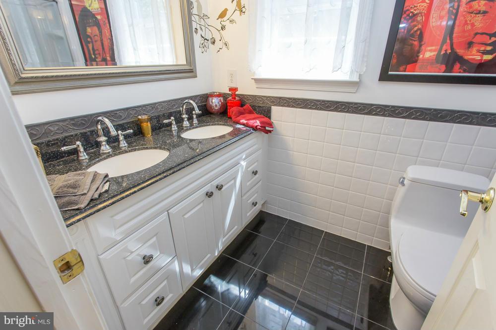 SIX LAKES WEST - Residential