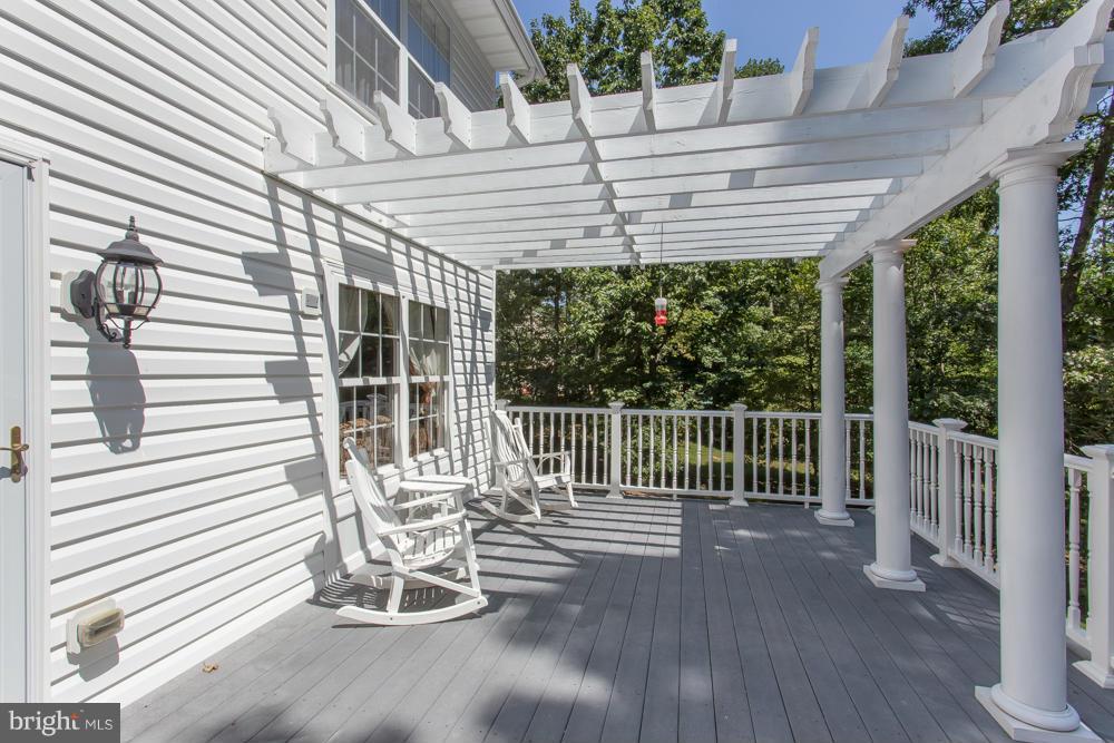 SIX LAKES WEST - Residential