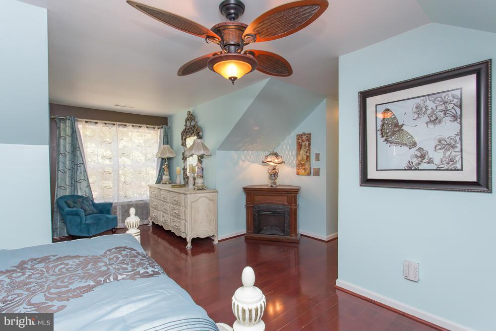 SIX LAKES WEST - Residential