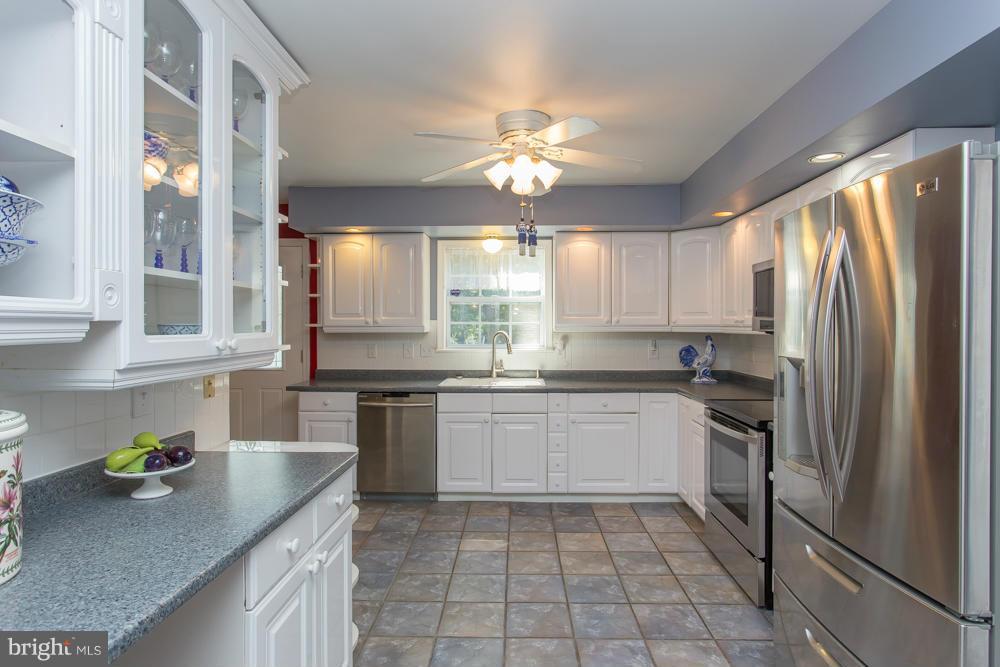 SIX LAKES WEST - Residential