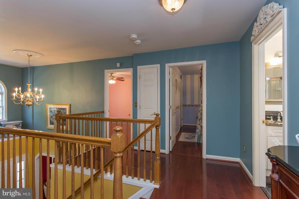 SIX LAKES WEST - Residential