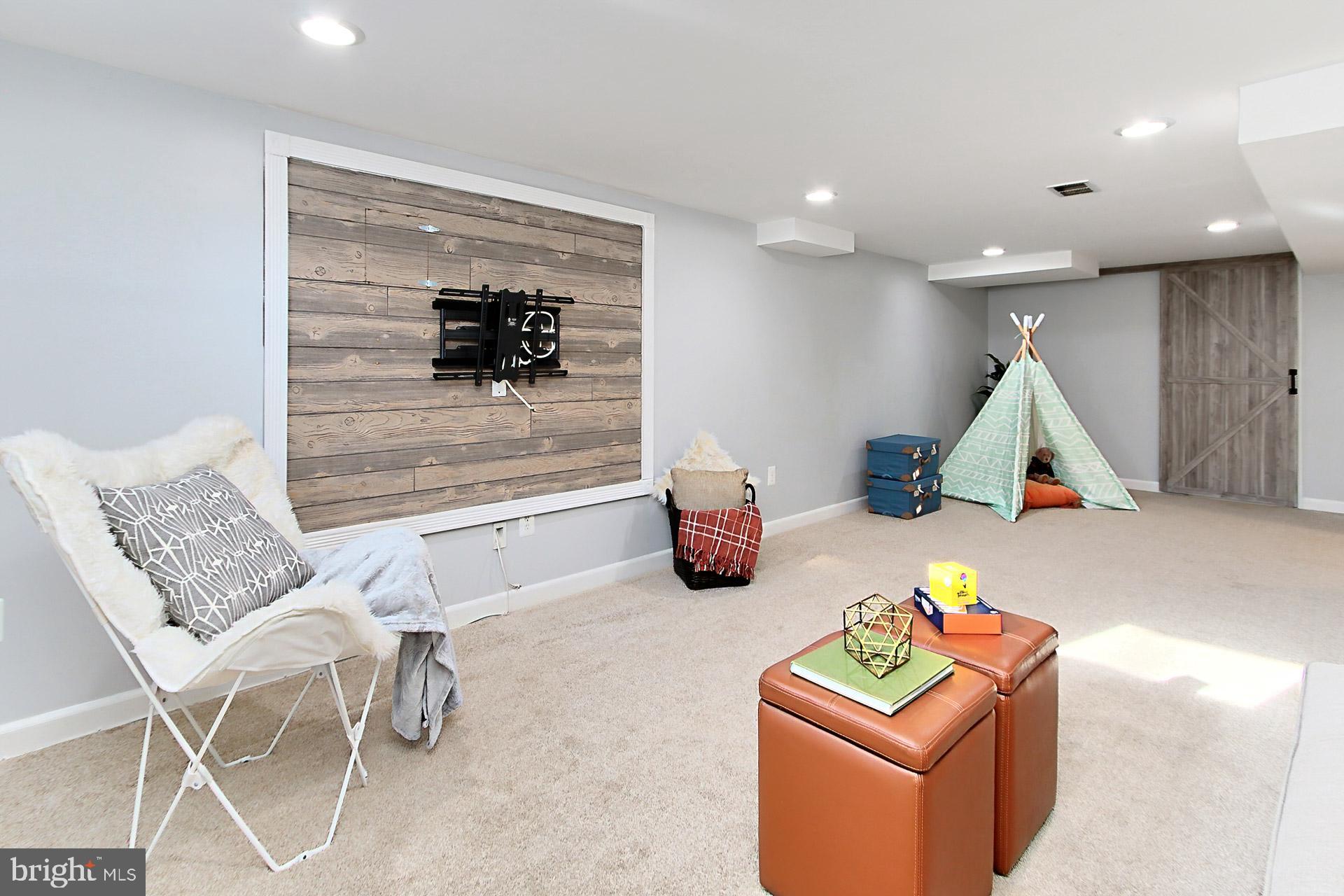 BROYHILL PARK - Residential