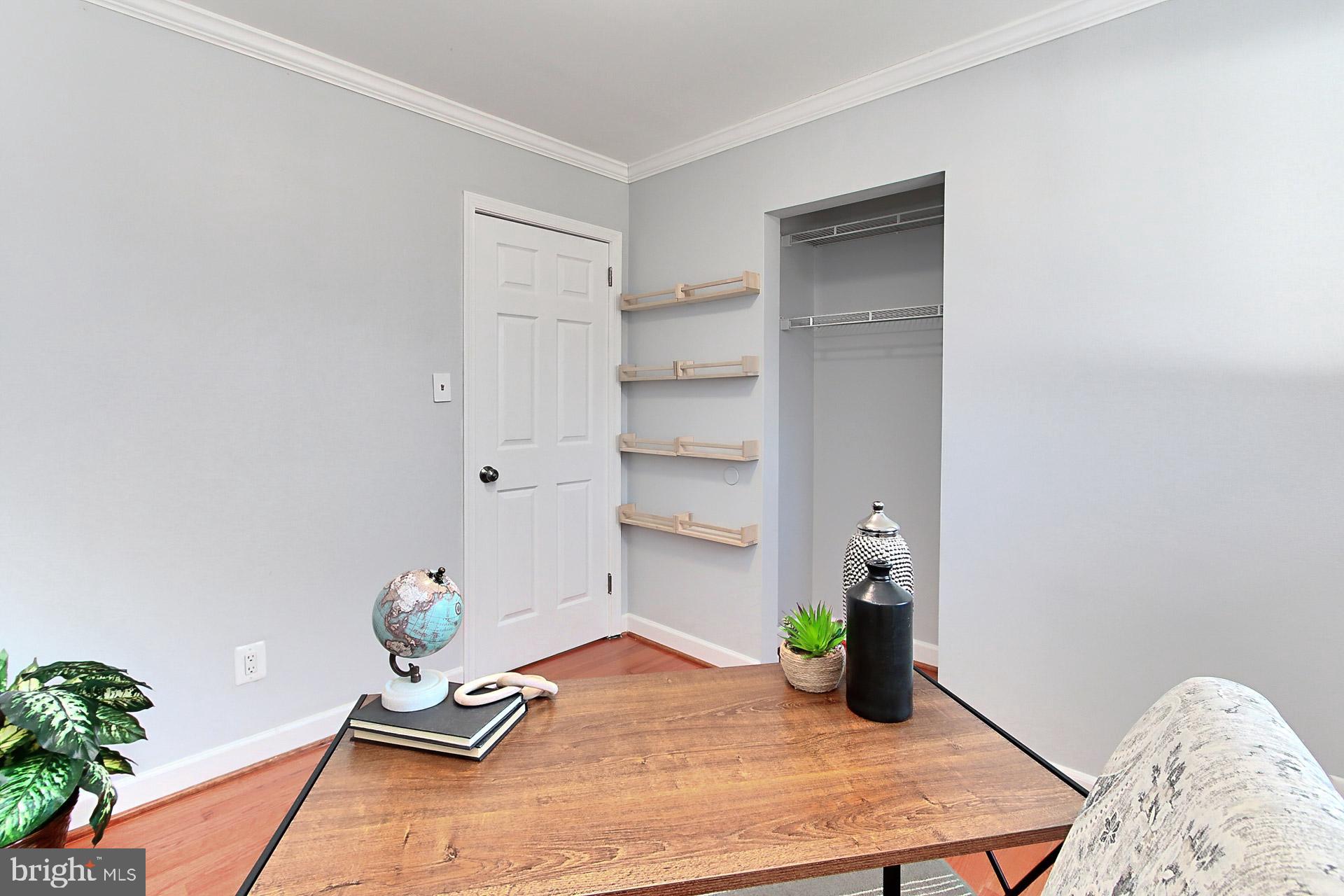 BROYHILL PARK - Residential