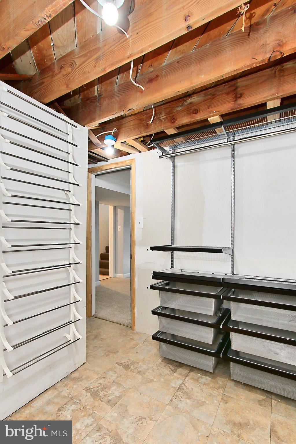 BROYHILL PARK - Residential