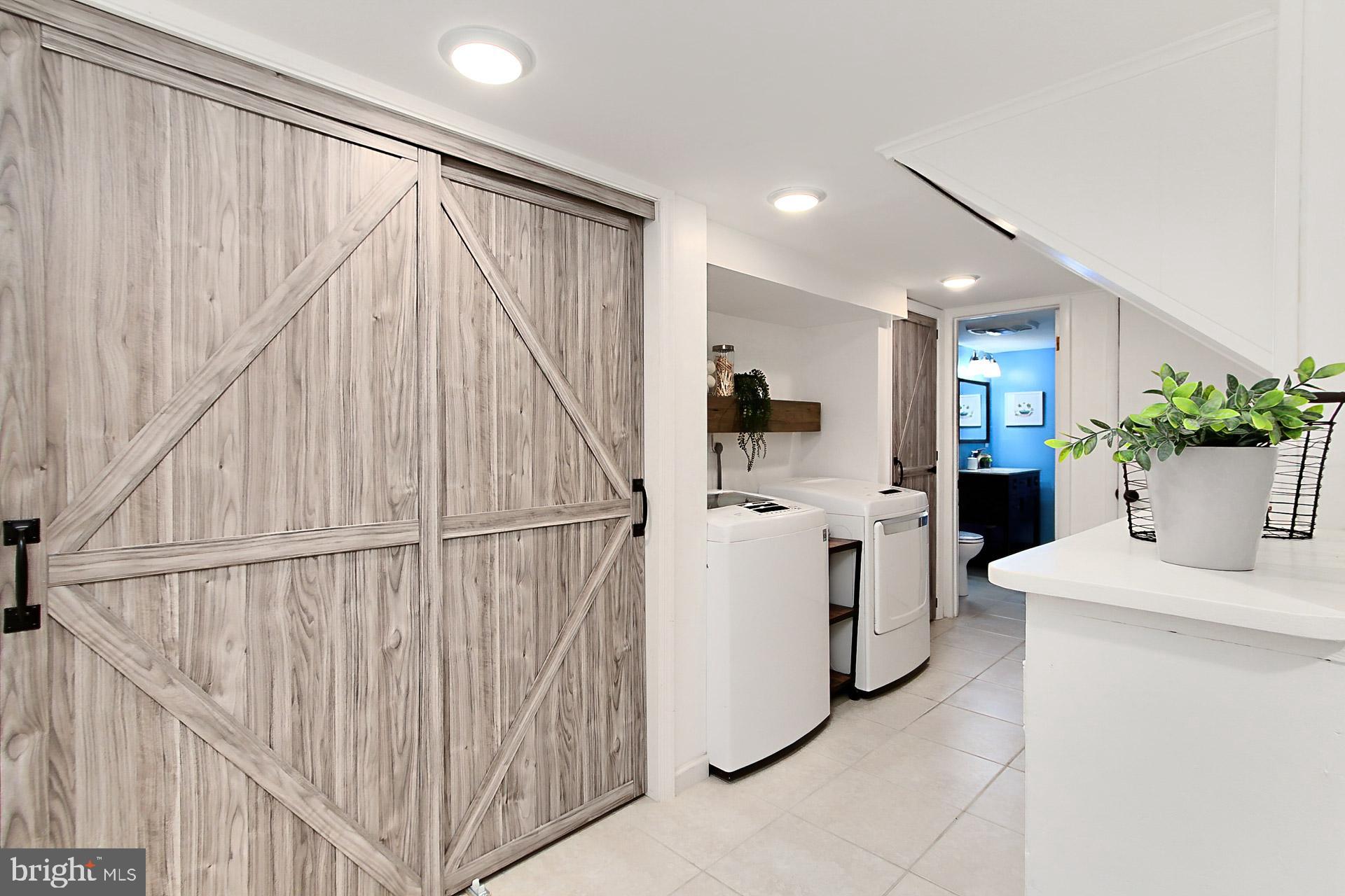 BROYHILL PARK - Residential