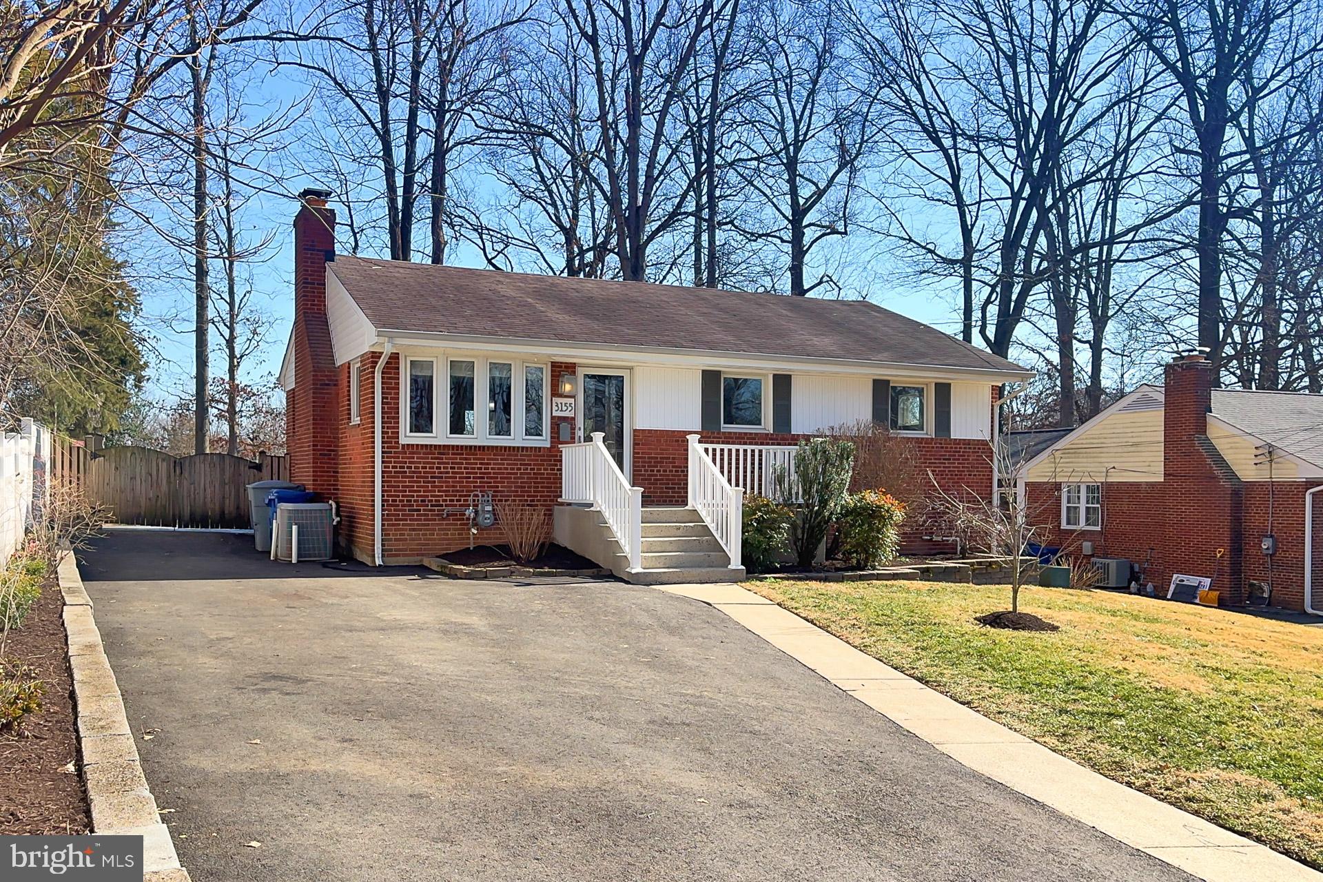 BROYHILL PARK - Residential