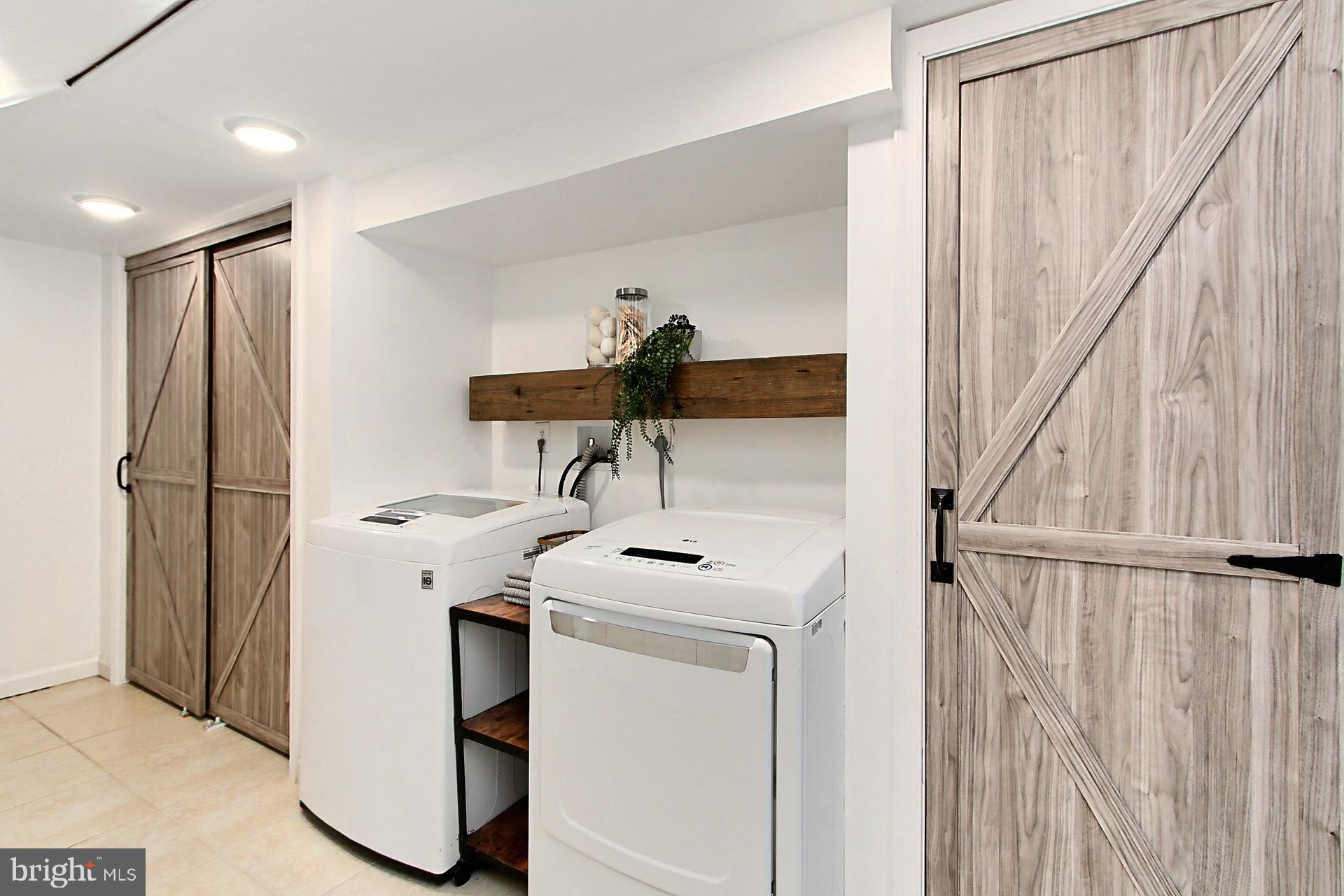 BROYHILL PARK - Residential