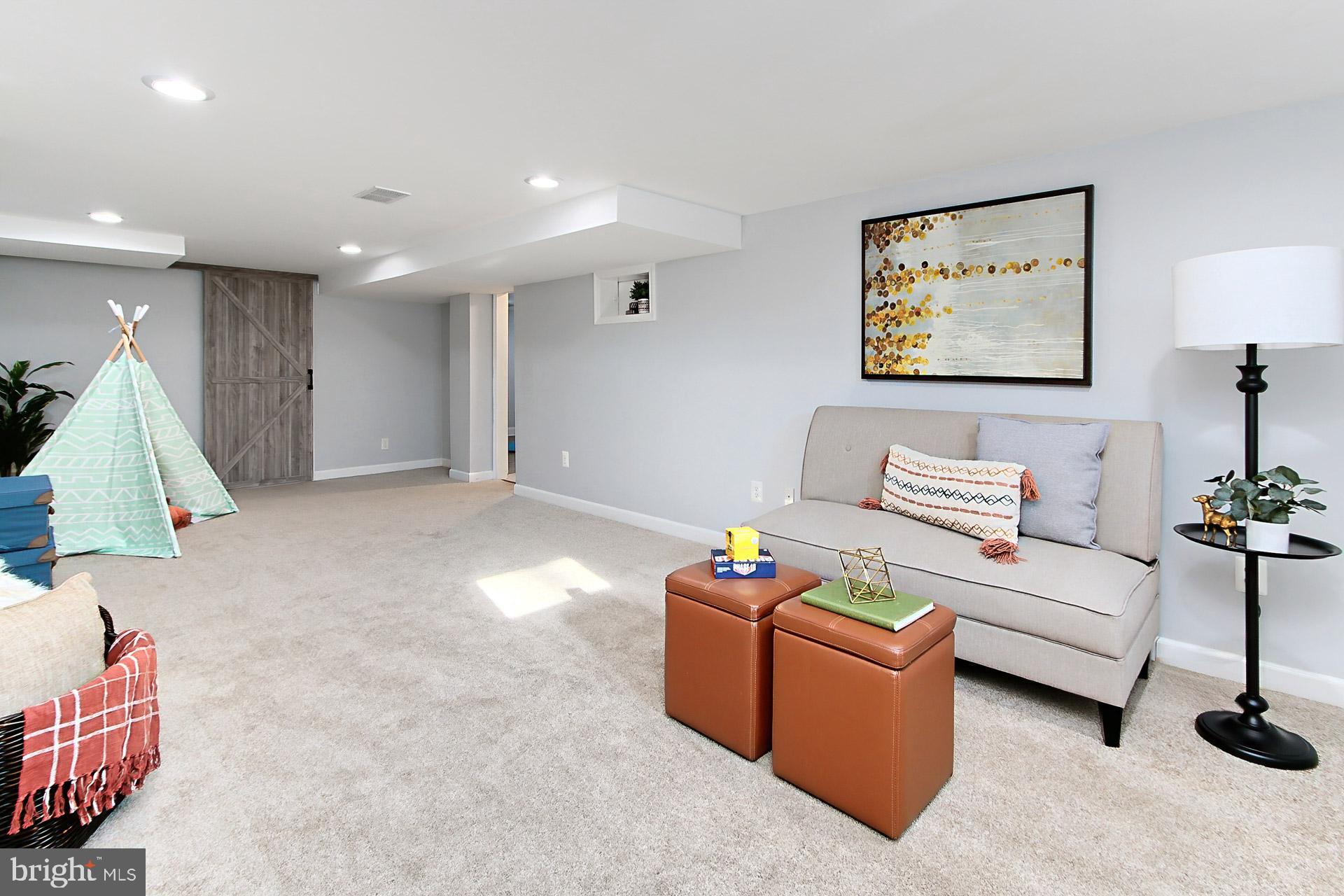 BROYHILL PARK - Residential