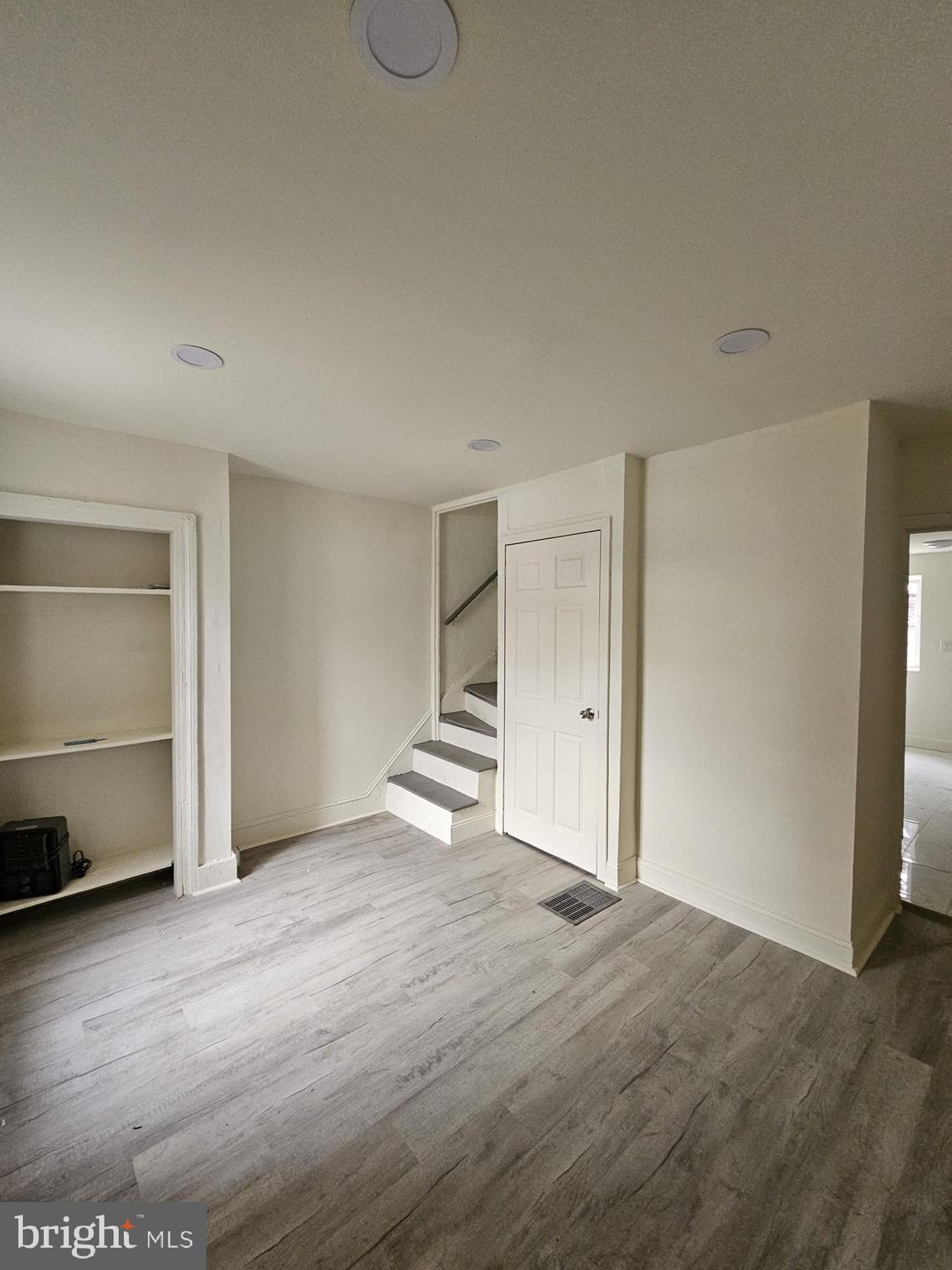 FRANKFORD - Residential Lease