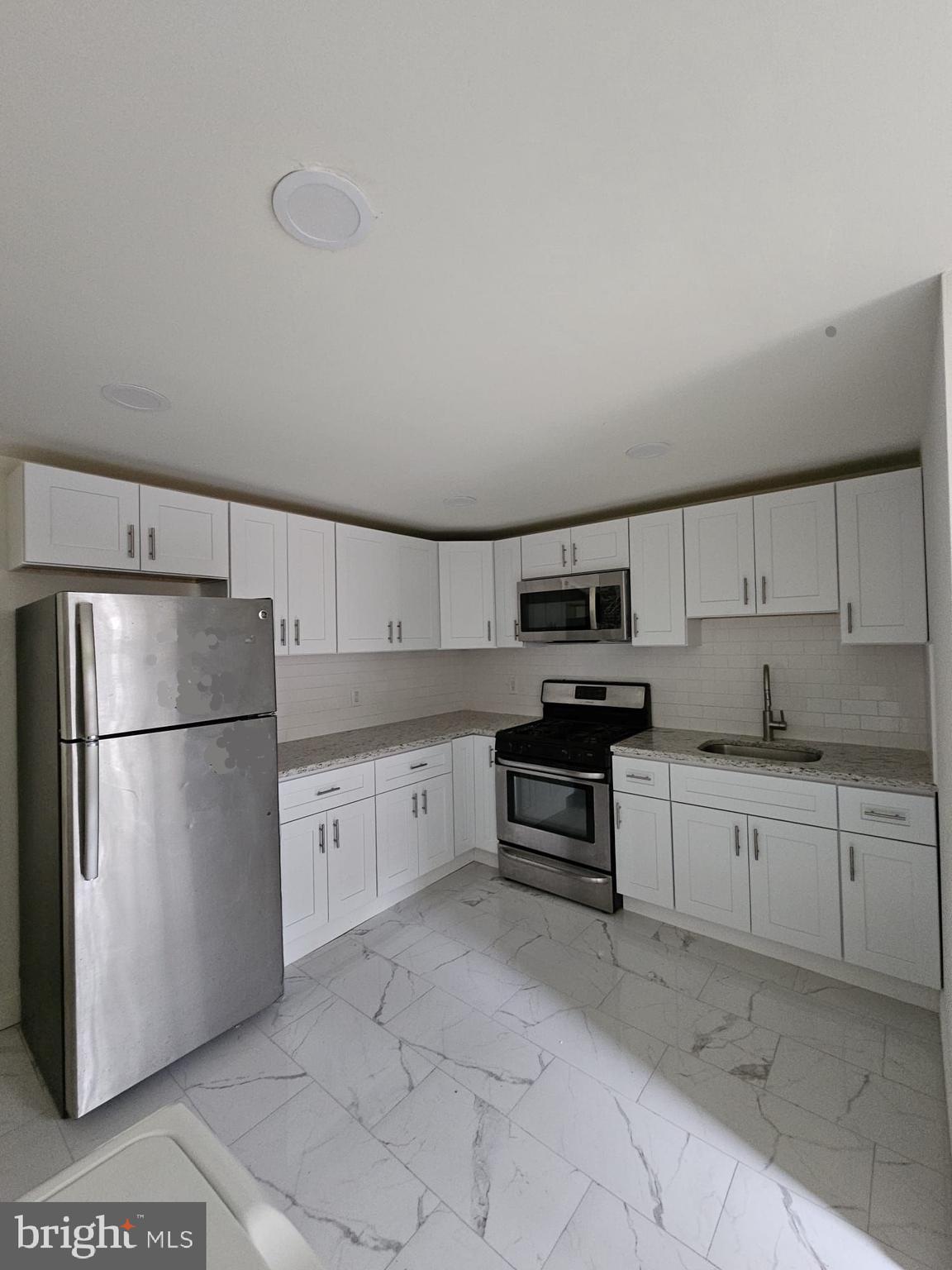 FRANKFORD - Residential Lease