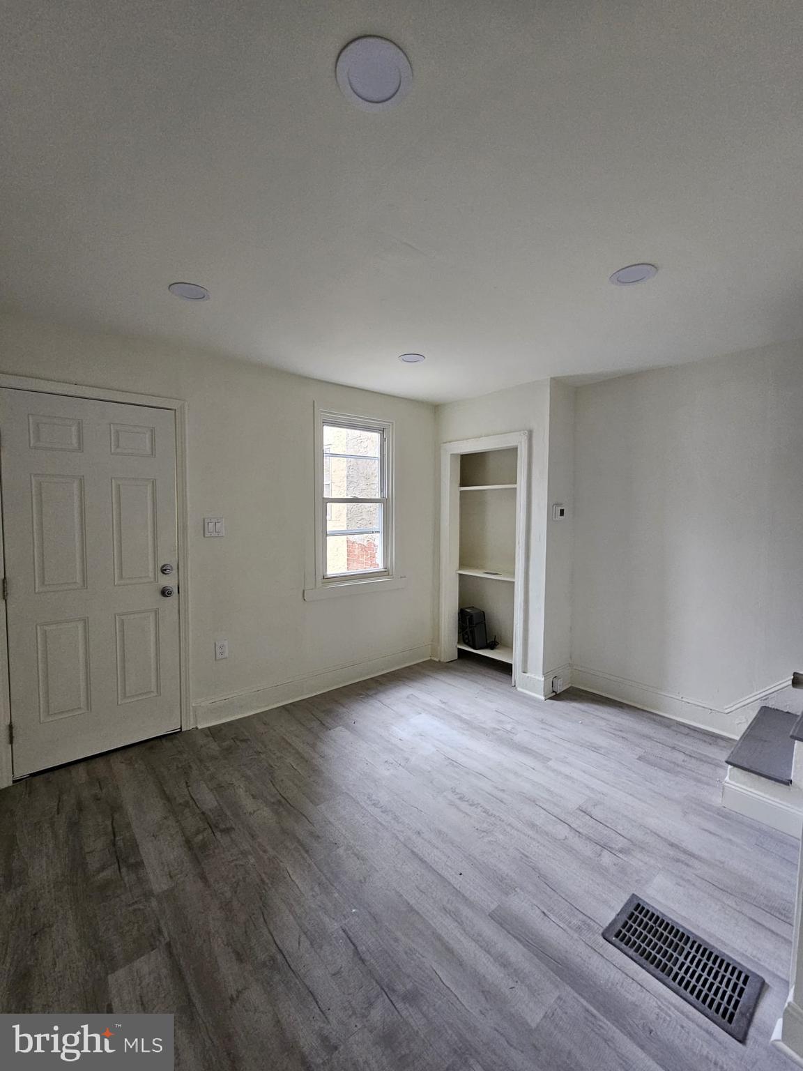 FRANKFORD - Residential Lease