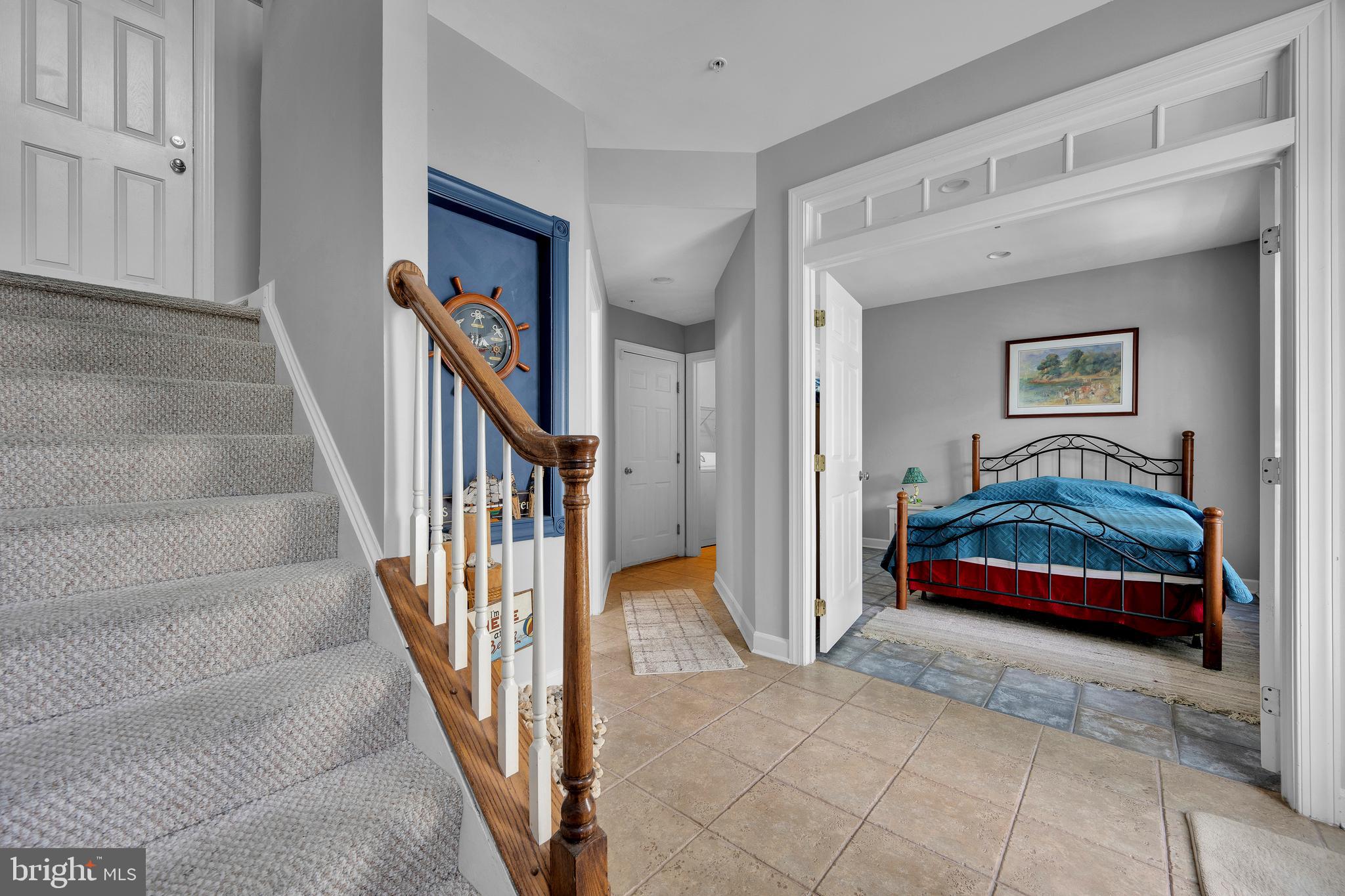 SUNSET ISLAND - Residential