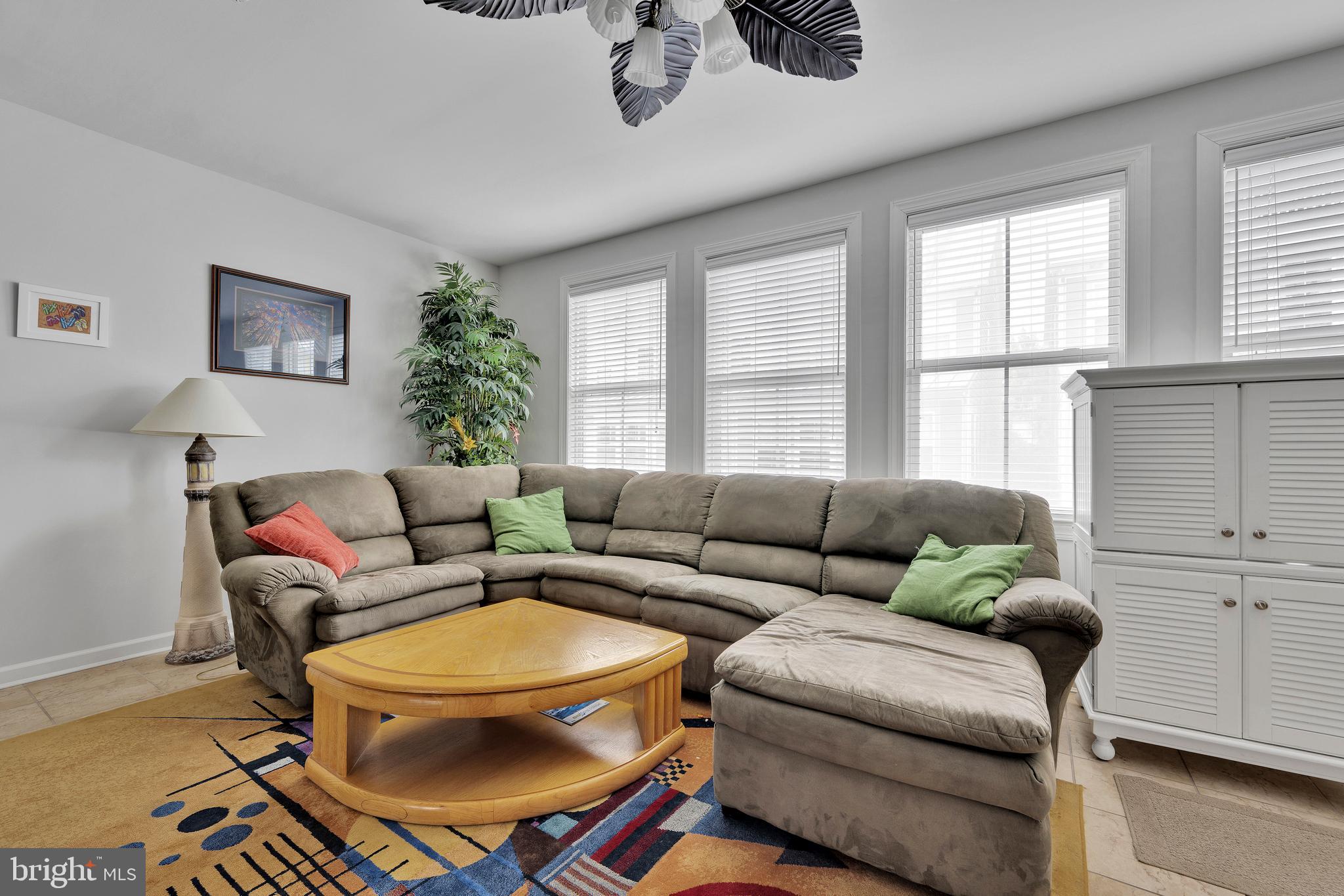 SUNSET ISLAND - Residential