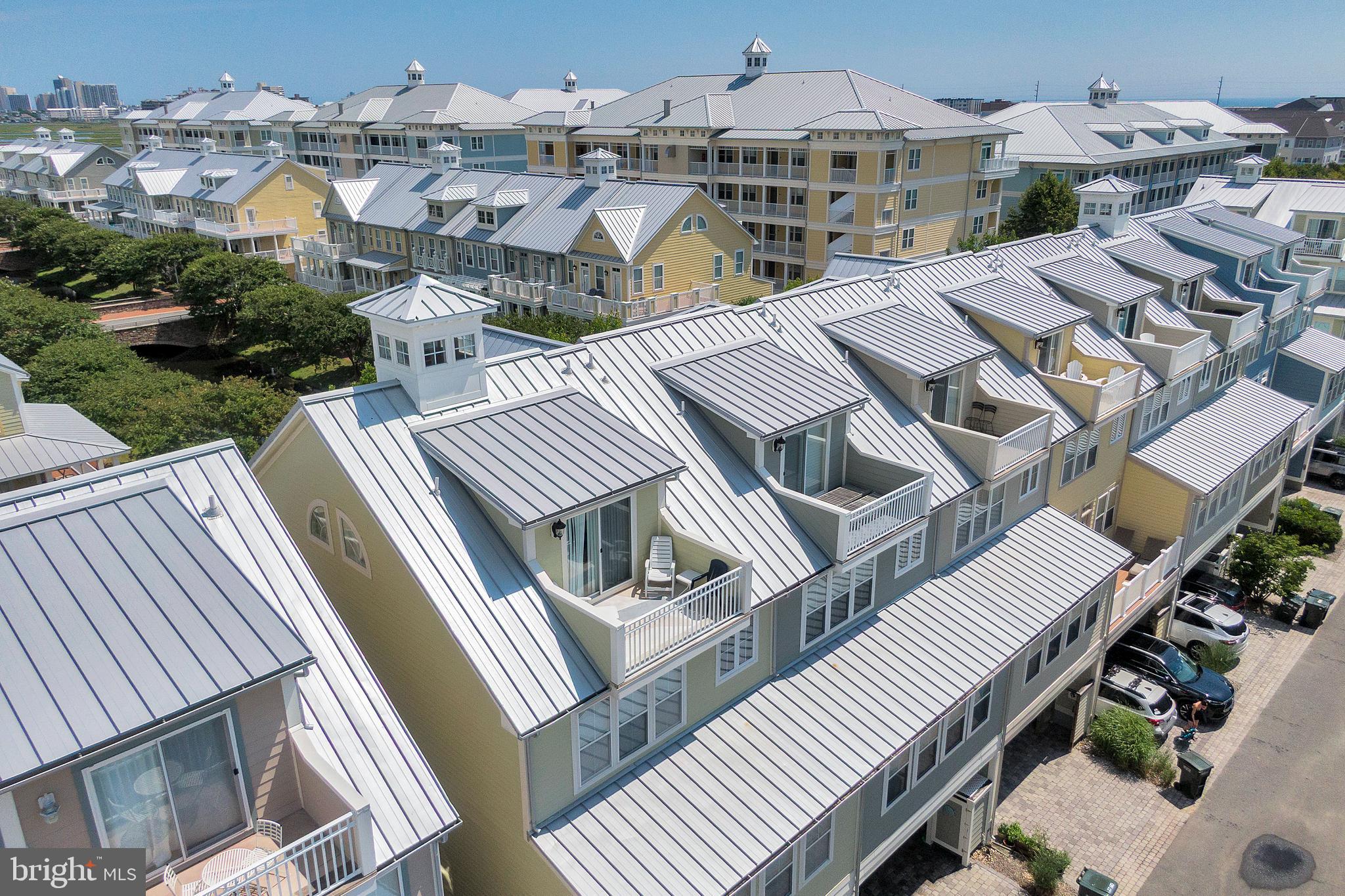 SUNSET ISLAND - Residential