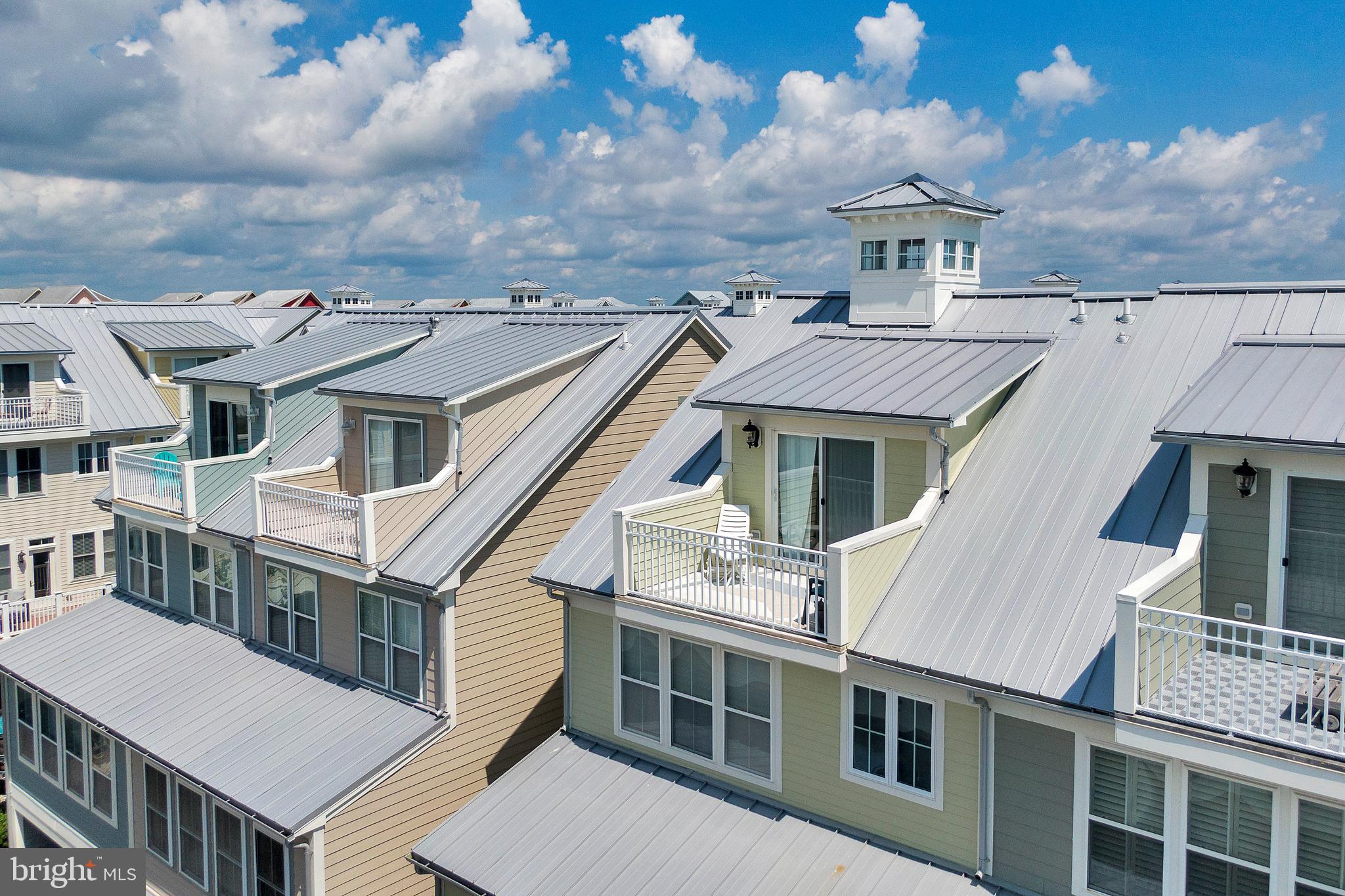 SUNSET ISLAND - Residential