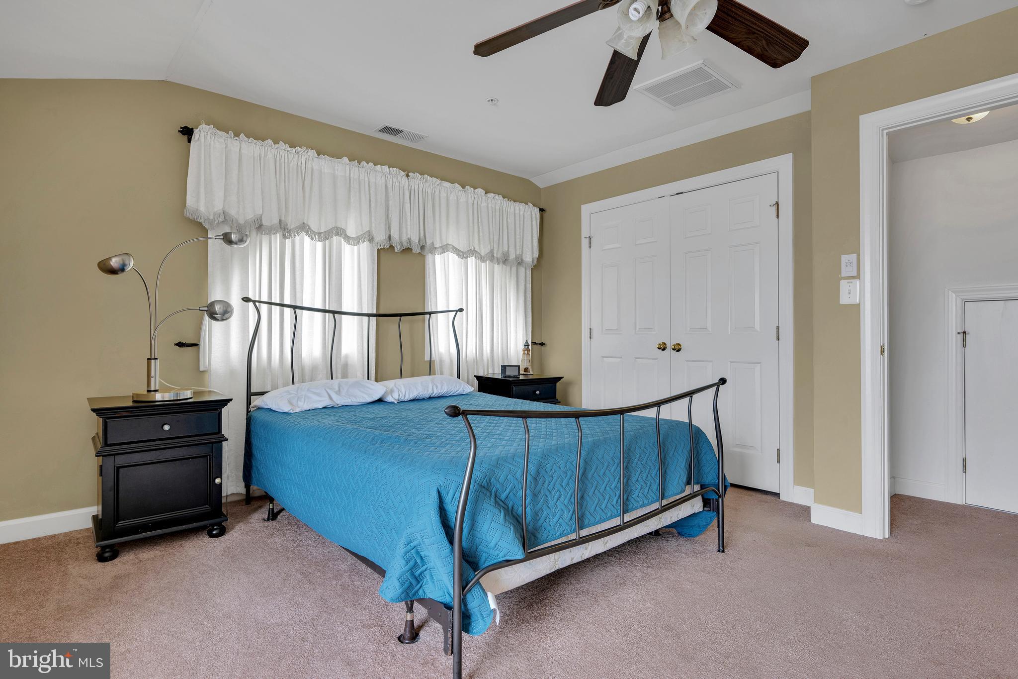 SUNSET ISLAND - Residential