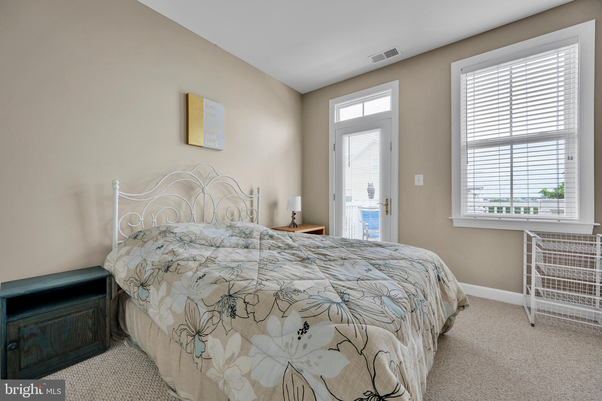 SUNSET ISLAND - Residential